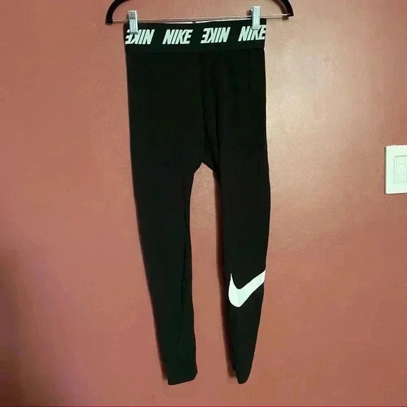 Nike Black Leggings - Picture 1 of 8